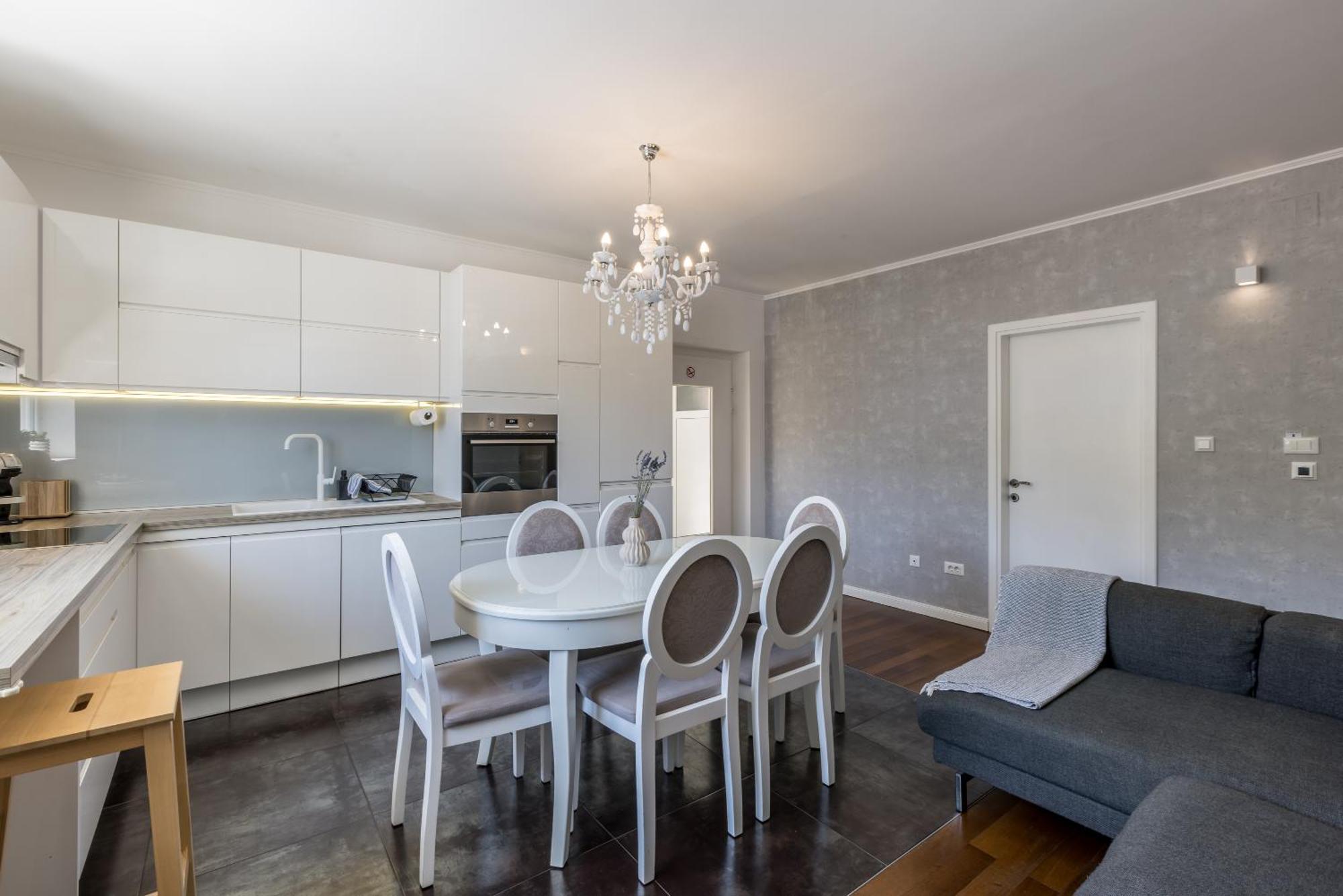 Central Park Apartment With Terrace Split Bagian luar foto