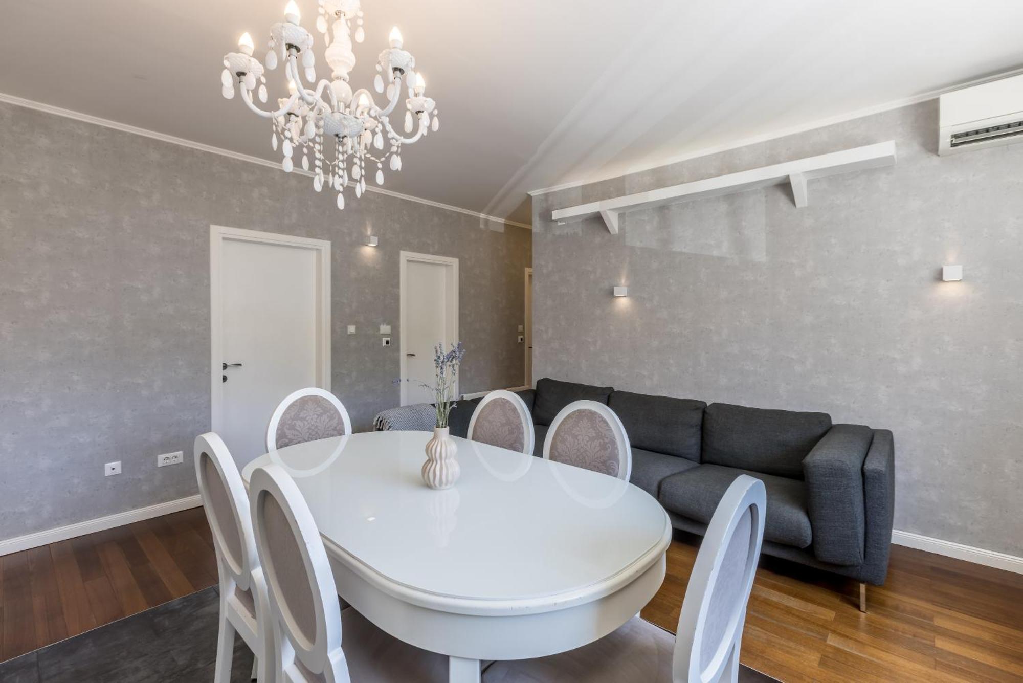Central Park Apartment With Terrace Split Bagian luar foto